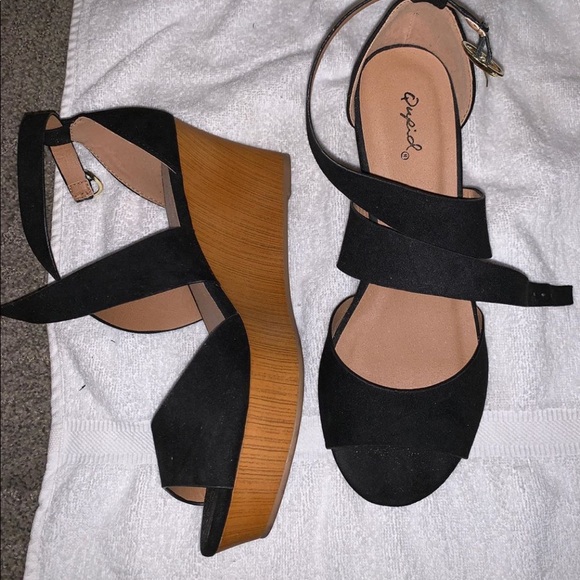 Black Wedge - Picture 2 of 2